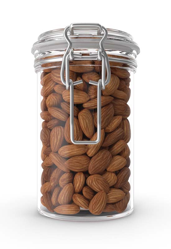 طرح دوربری شده شیشه پر از مغز بادام