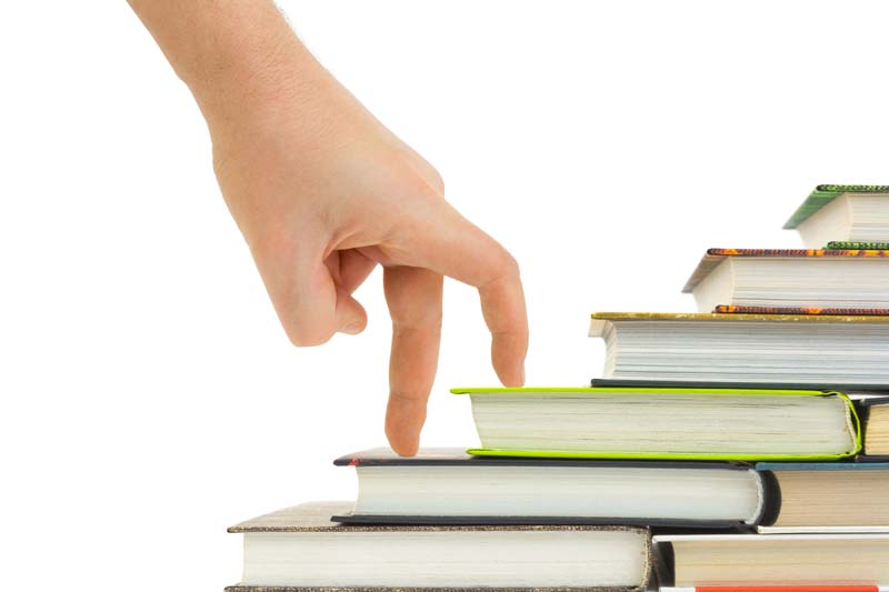 تصویر لارج فرمت از کتابهای پلکانی