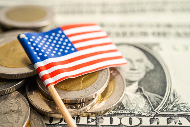 دانلود تصویر با کیفیت پول و پرچم امریکا