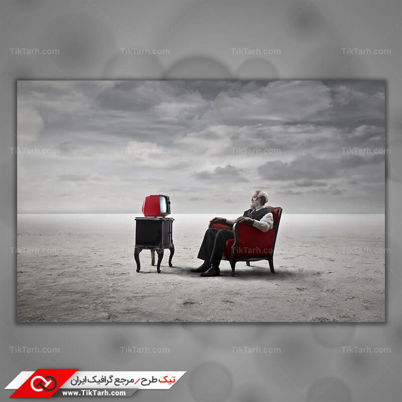 دانلود تصویر با کیفیت آقا نشسته روی مبل
