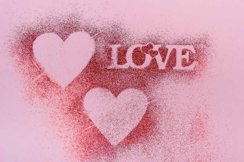 عکس باکیفیت پودر اکلیل با طرح قلب و LOVE