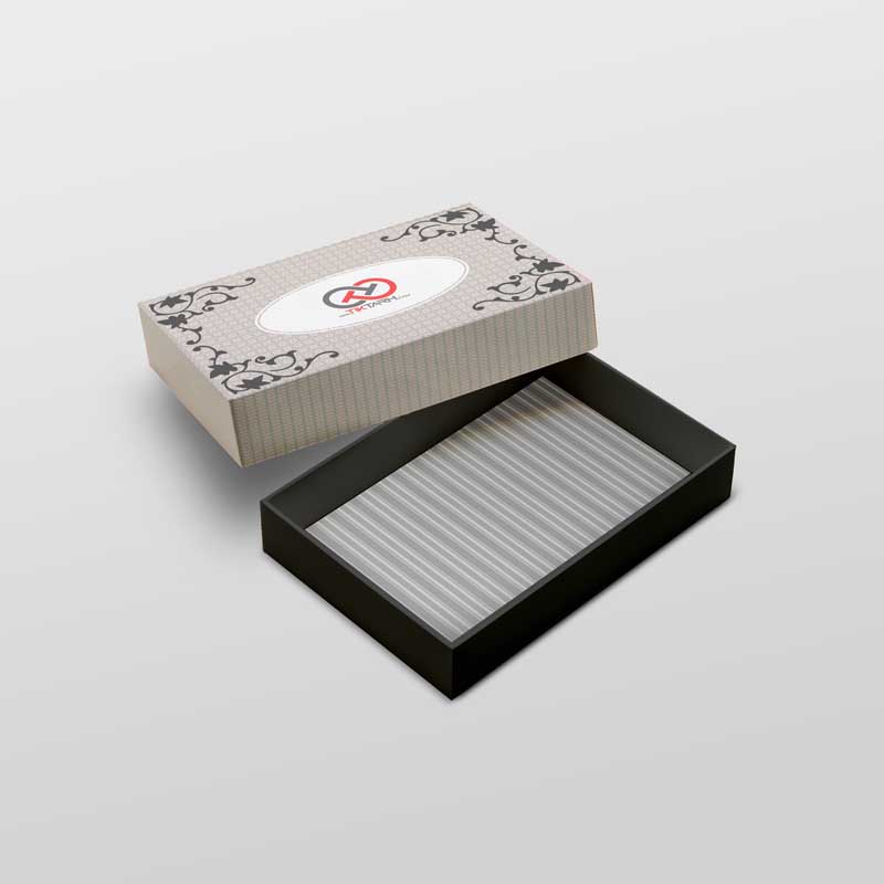 طرح موکاپ جعبه مستطیلی شکل با در باز