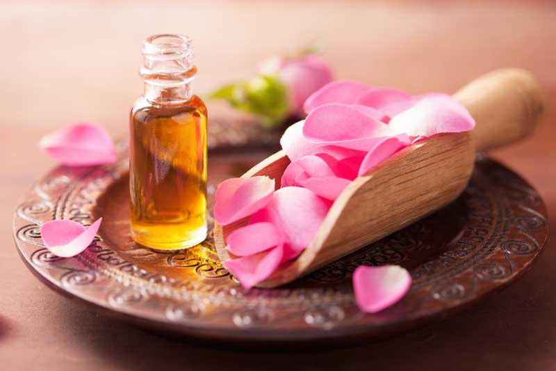 عکس لارج فرمت سر تاس چوبی و گل