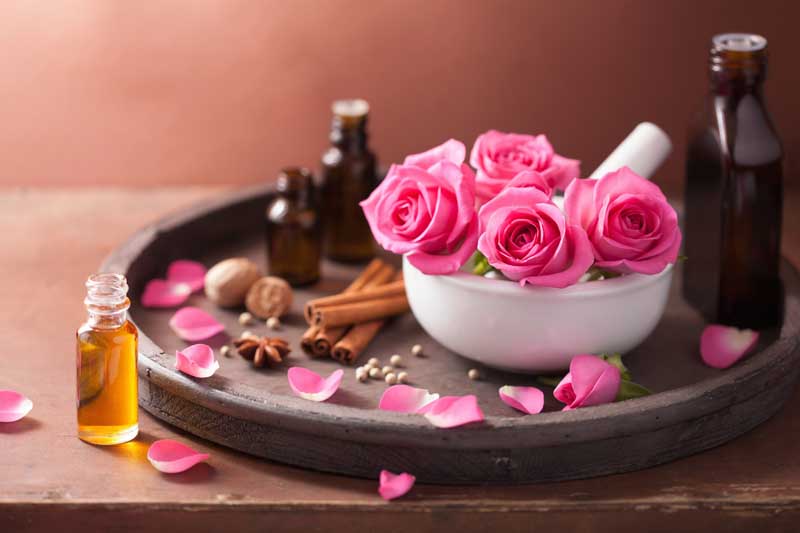 تصویر با کیفیت روغن و گل محمدی