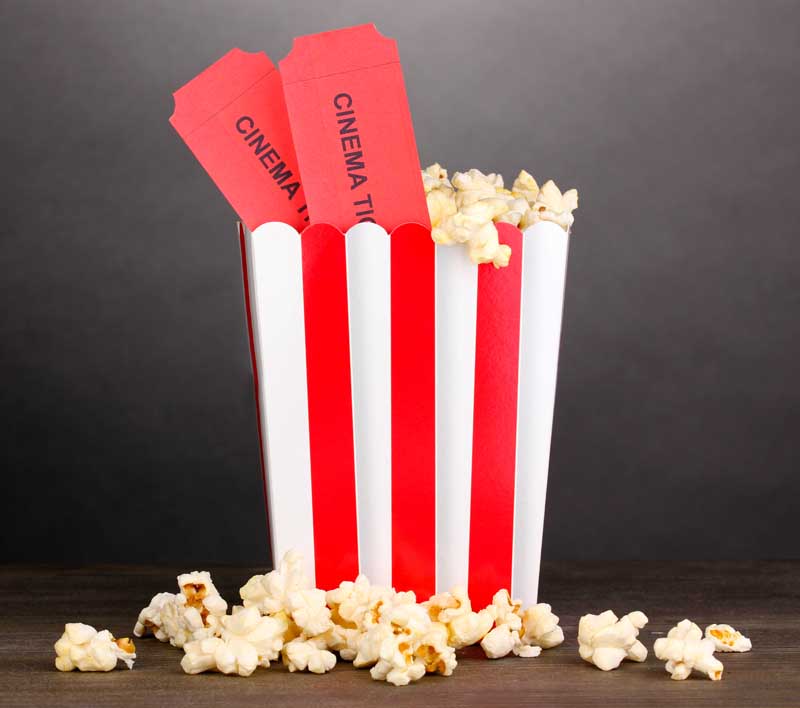 عکس لارج فرمت پفیلا با بلیط سینما