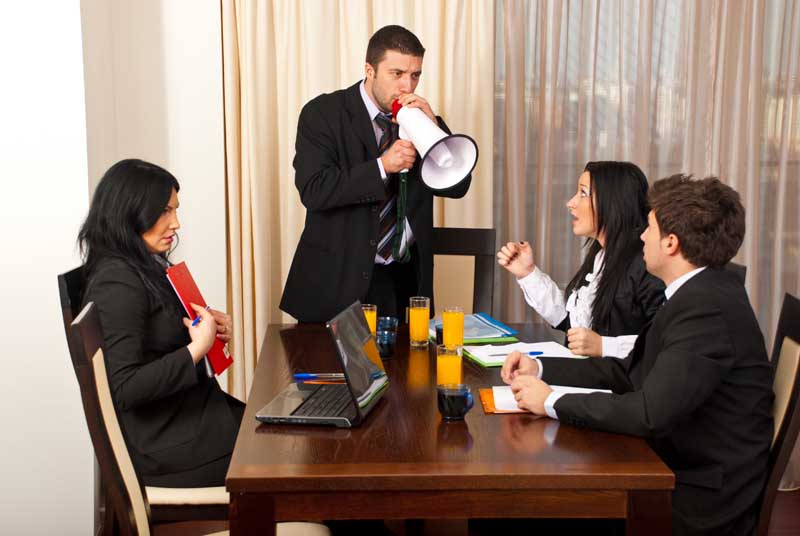 دانلود عکس لارج فرمت رئیس عصبانی