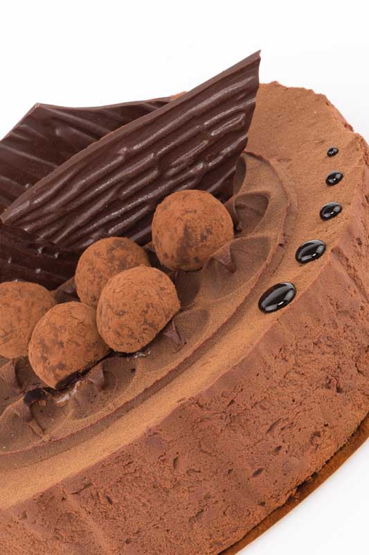 عکس لارج فرمت کیک تولد با تزیین کاکائو