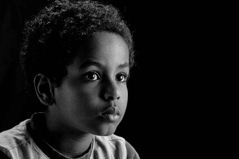 دانلود تصویر با کیفیت پسر بچه موفرفری