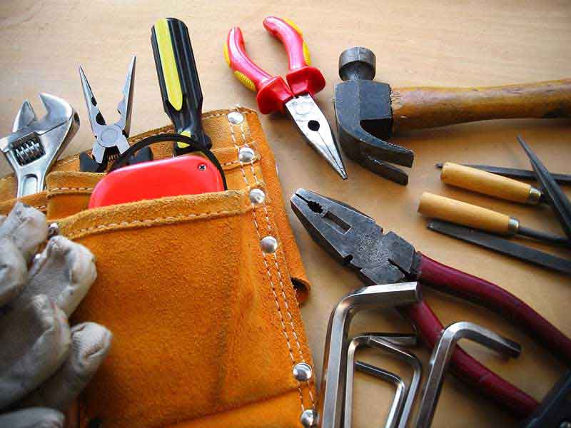 دانلود تصویر با کیفیت ابزارآلات با کیف چرمی