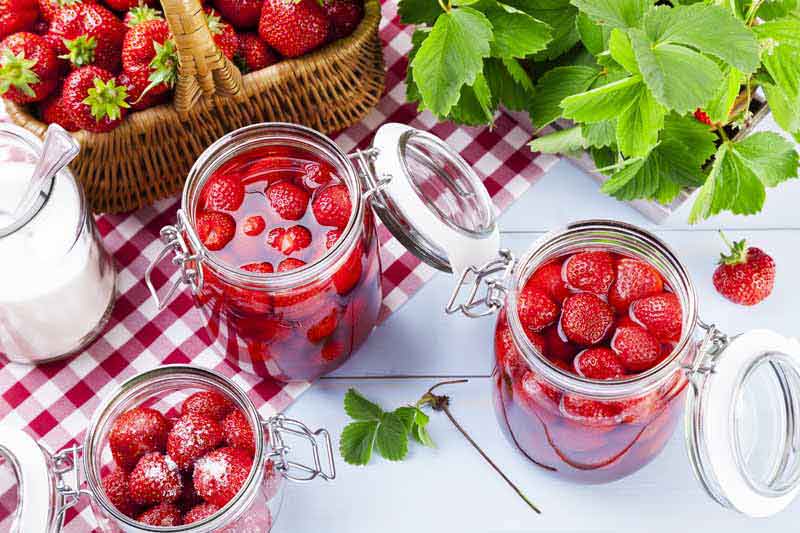 عکس لارج فرمت از مربای توت فرنگی
