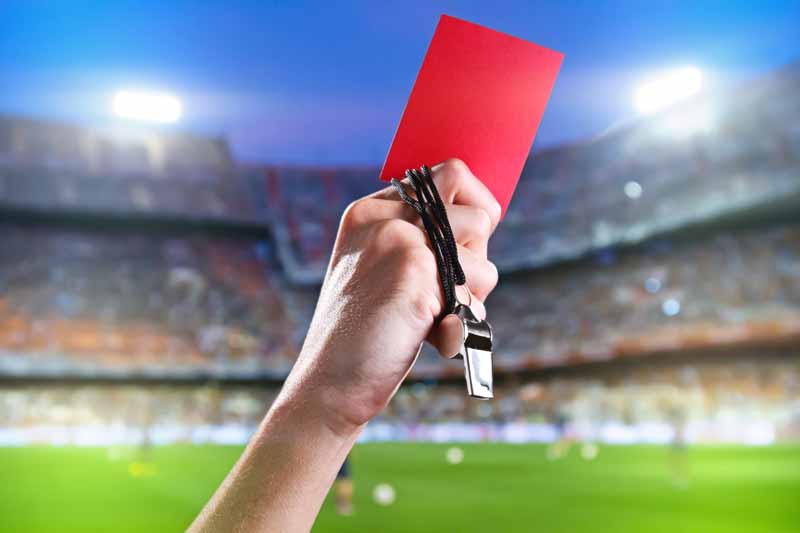 عکس با کیفیت کارت قرمز در فوتبال