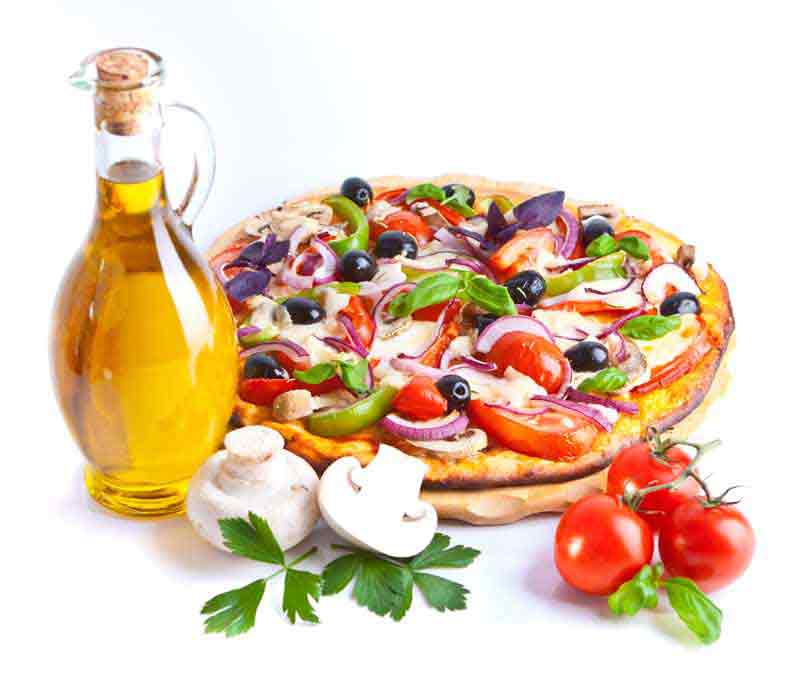 عکس با کیفیت از شیشه روغن و پیتزا