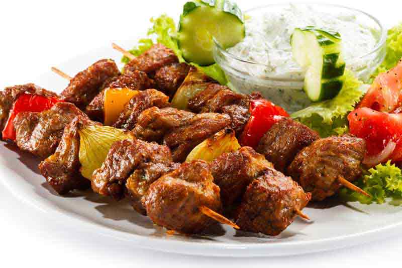 عکس لارج فرمت از گوشت در سیخ چوبی