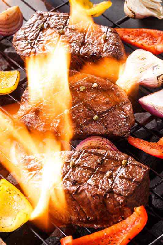 عکس لارج فرمت از استیک ها روی آتش
