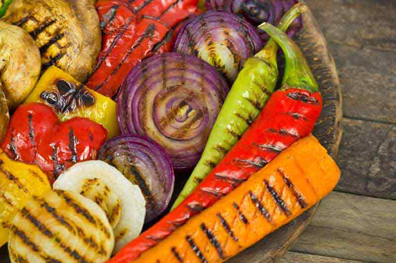عکس با کیفیت از غذای گیاهی کباب شده