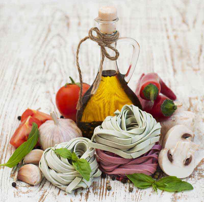 عکس با کیفیت از ماکارونی و قارچ