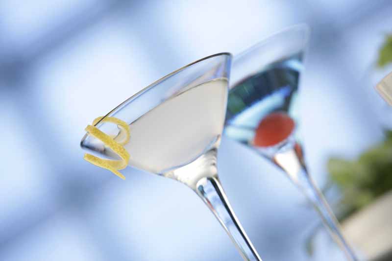 عکس با کیفیت از جام های نوشیدنی