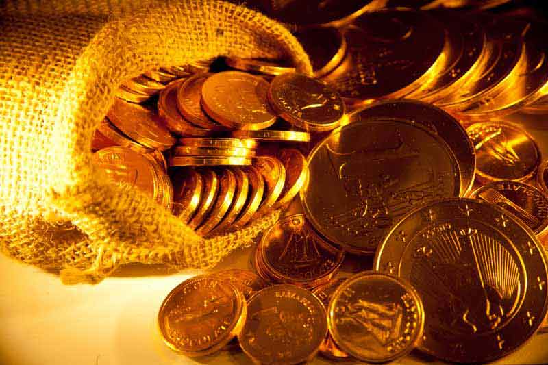 عکس با کیفیت از سکه ها در گونی