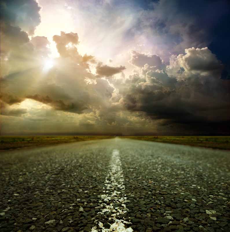 تصویر باکیفیت از جاده و هوای ابری