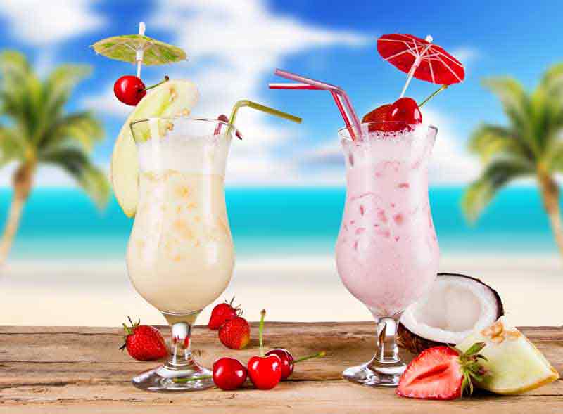 تصویر لارج فرمت از لیوانهای آبمیوه