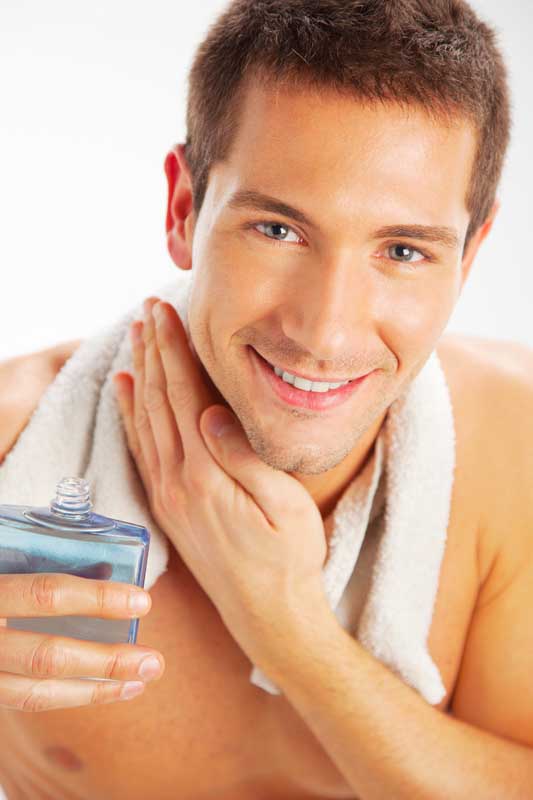 عکس لارج فرمت عطر زدن بعد اصلاح