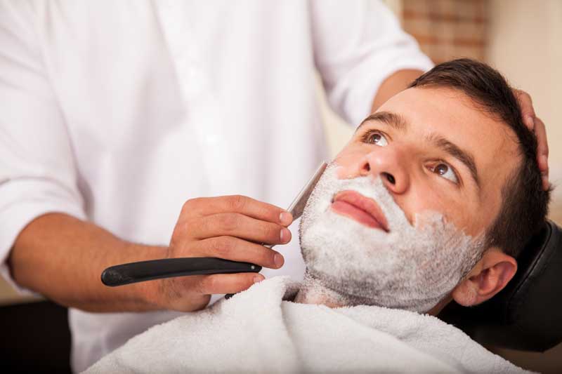 عکس لارج فرمت اصلاح صورت در آرایشگاه