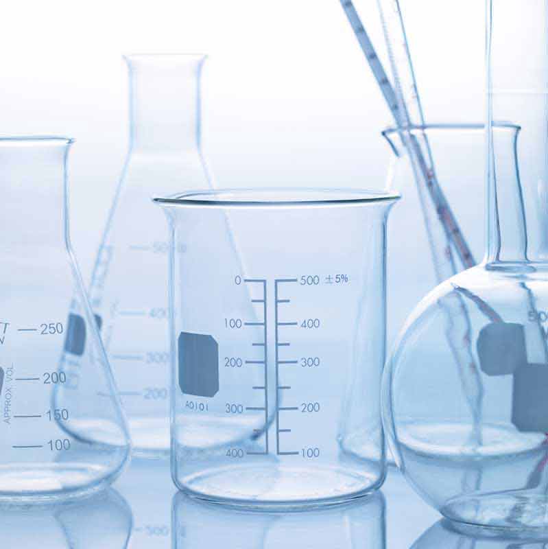 عکس لارج فرمت از ظروف شیشه ای آزمایشگاه