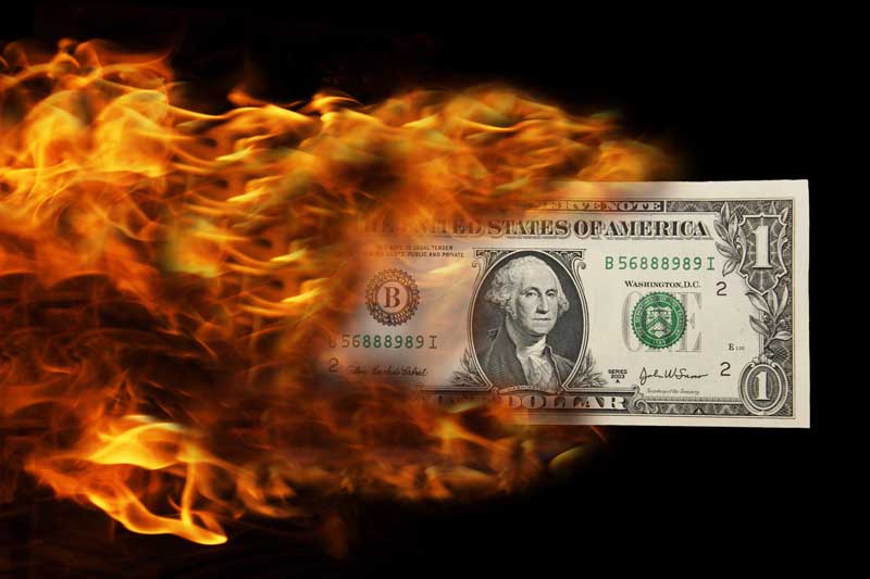 عکس با کیفیت از سوختن یک دلاری