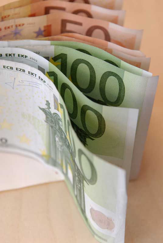 عکس با کیفیت از اسکناس صد یورویی