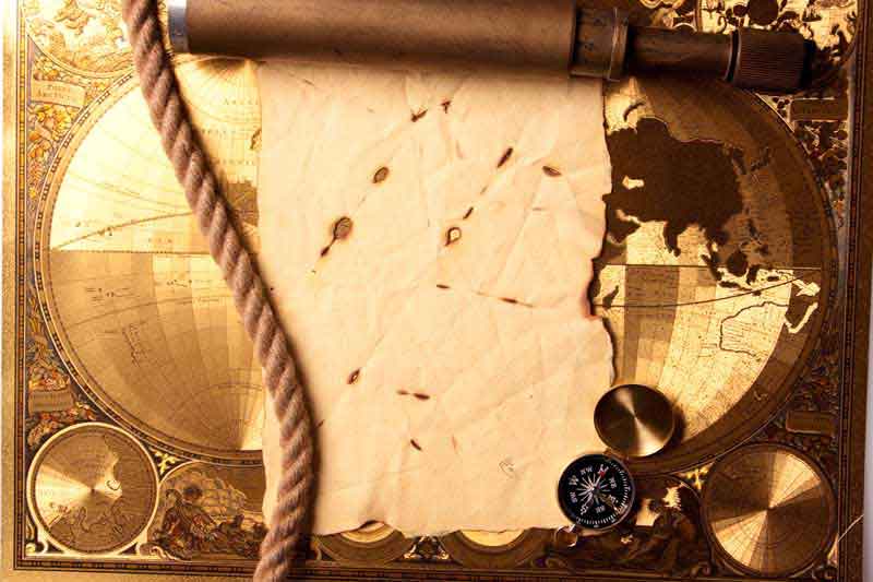عکس زیبا از قطب نما و نقشه کروی قدیمی